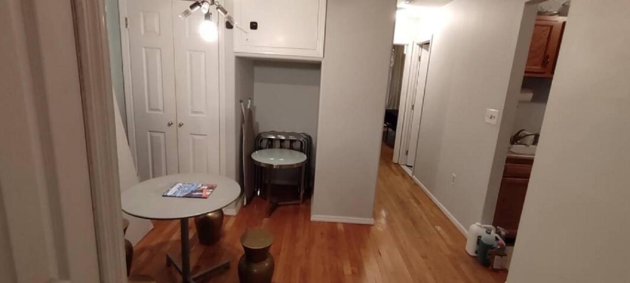 Central & Affordable Williamsburg Small Room Ню Йорк Екстериор снимка