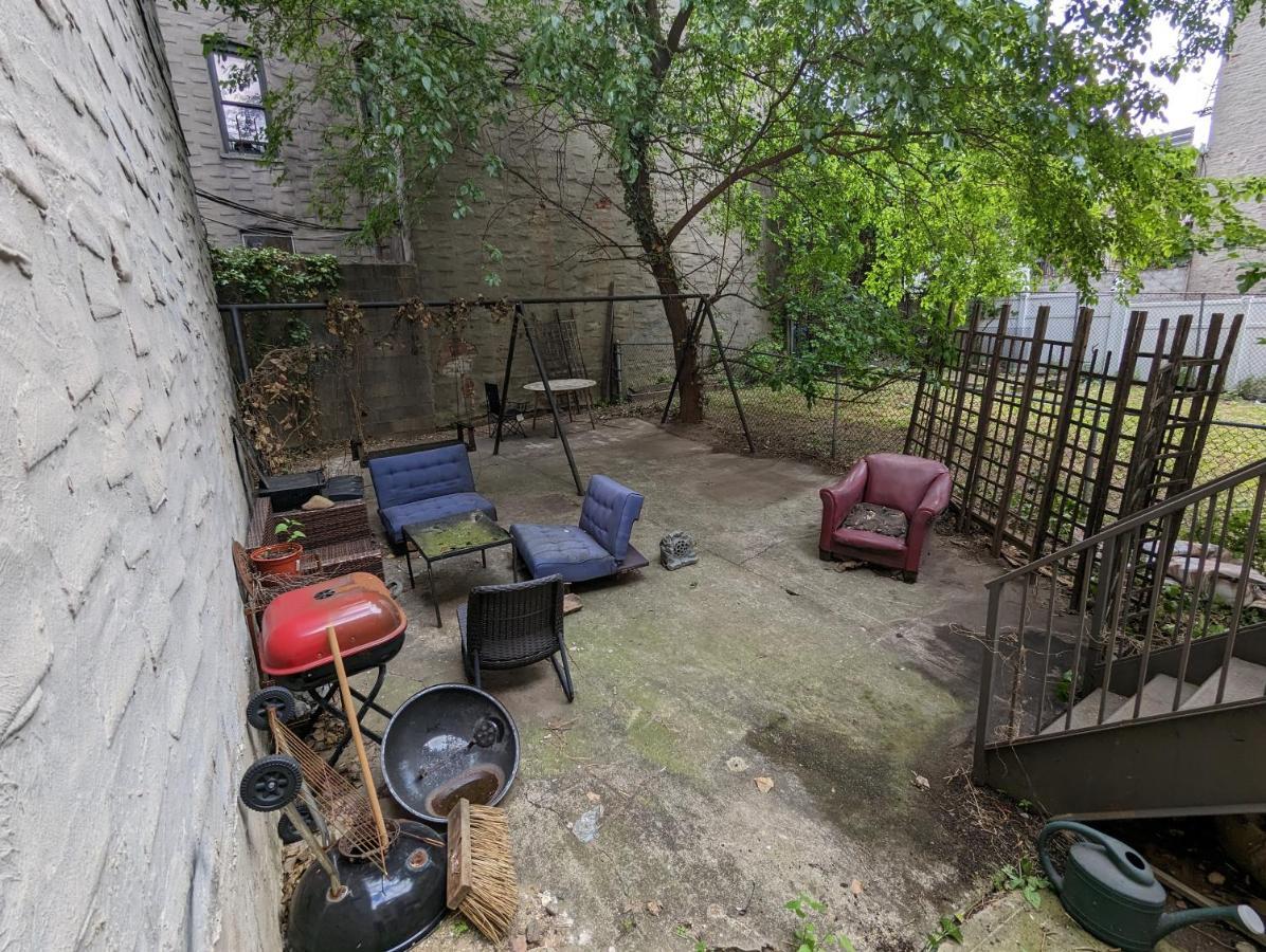 Central & Affordable Williamsburg Small Room Ню Йорк Екстериор снимка