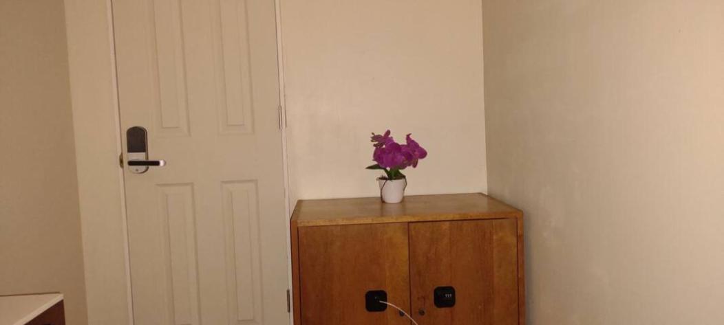 Central & Affordable Williamsburg Small Room Ню Йорк Екстериор снимка